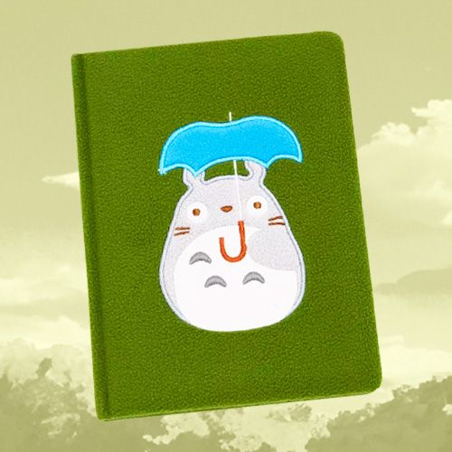 Cuaderno con un dibujito de Totoro